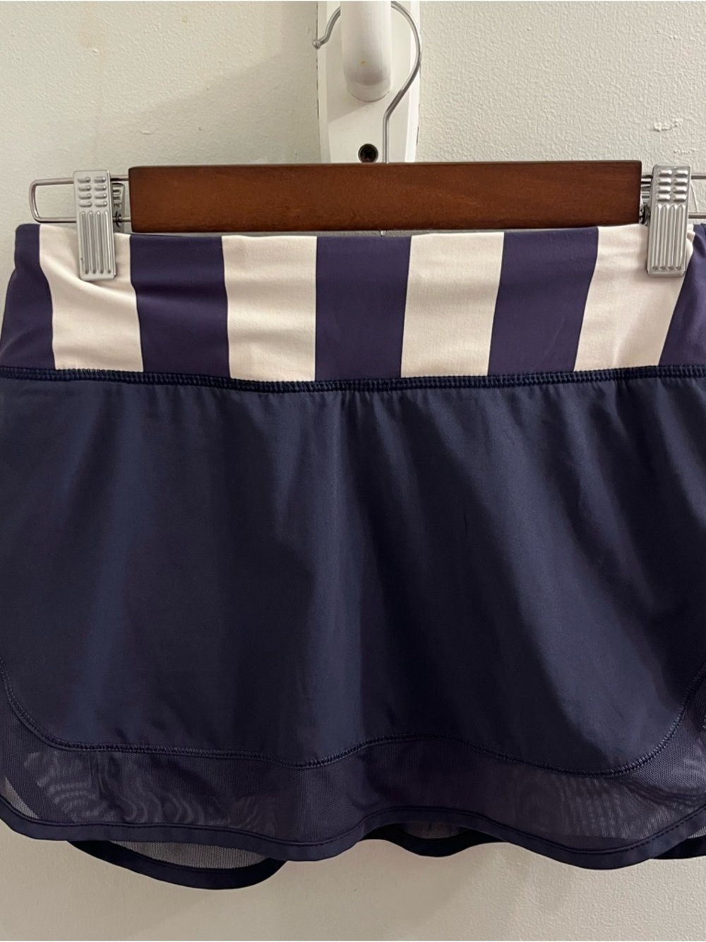 Lululemon Hotty Hot Skirt In Cadet Blue Size 2 - Picture 3 of 6